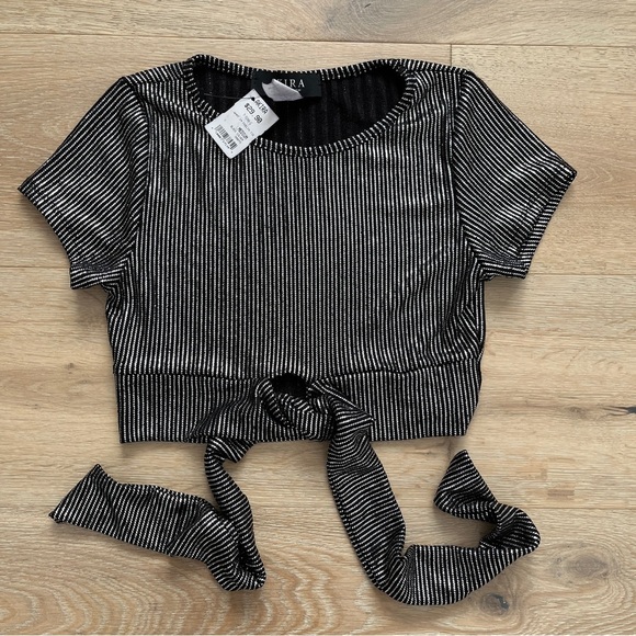 Akira Shirt Womens Medium Silver Black Metallic Striped Cropped Tie Front *H20 - Picture 1 of 3